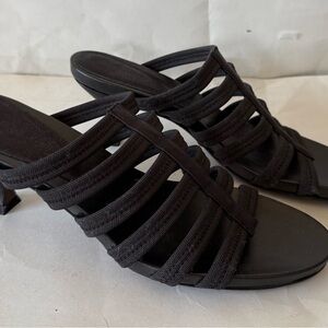 Donald J. Pliner Black Strappy Heels, Gladiator Look, Spool-shape Mid Size Heels